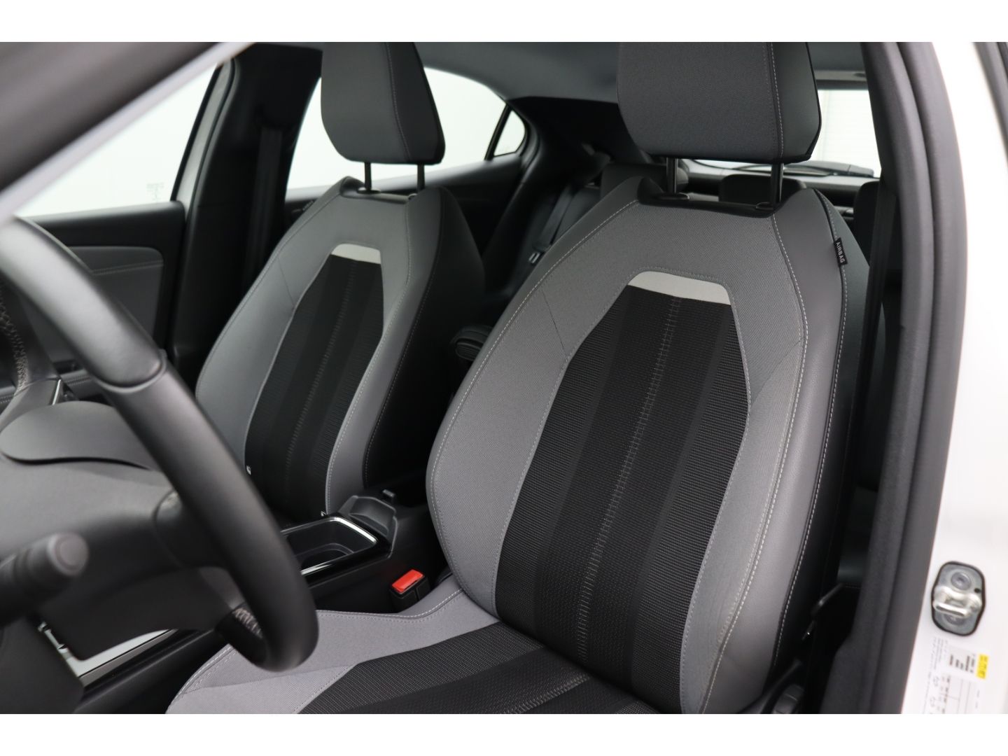 Fahrzeugabbildung Opel Mokka-e Elegance Totwinkelass Digi Cockpit Kamer