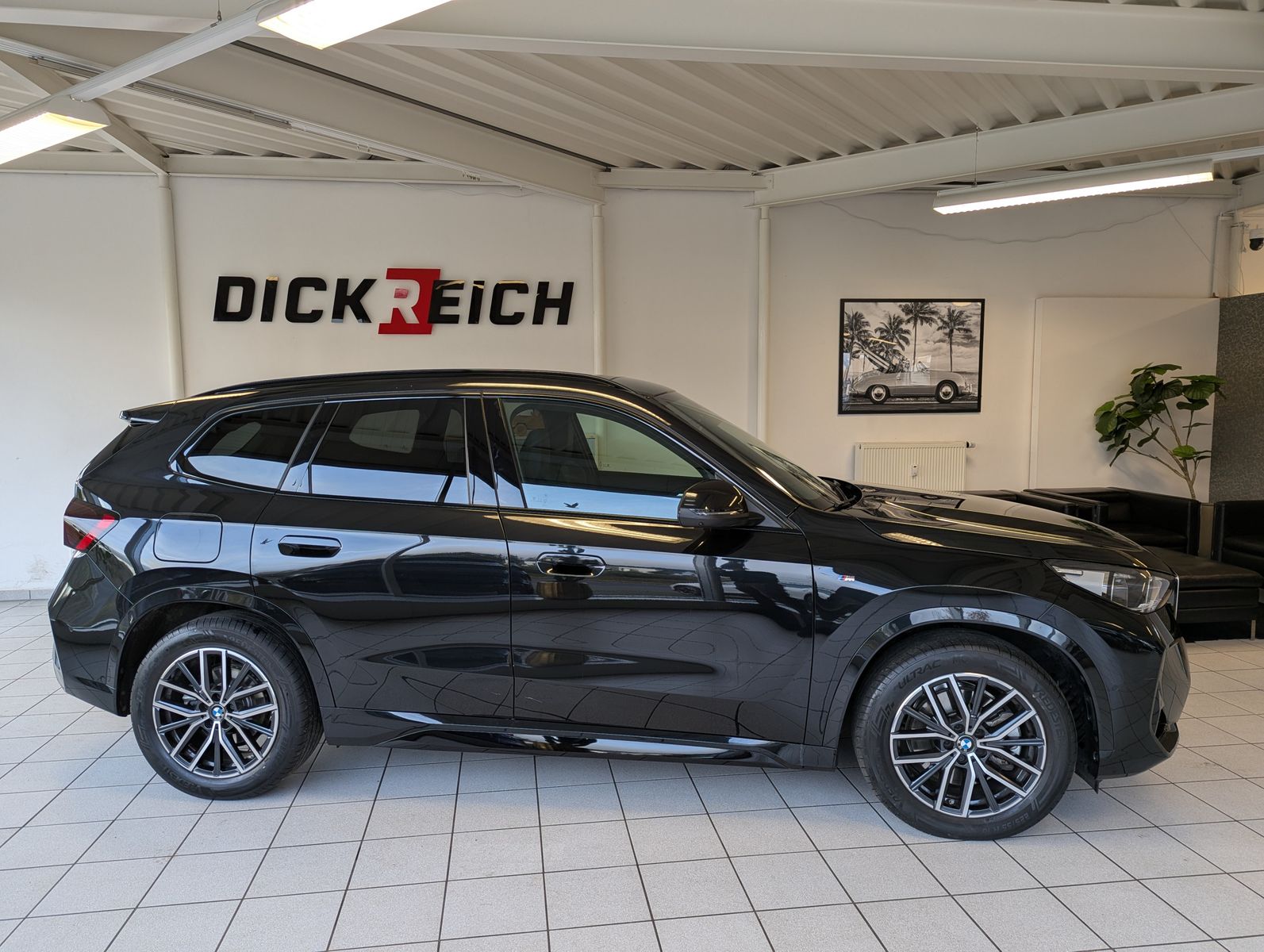 Fahrzeugabbildung BMW X1 23 i M-Sport Innovat.-Comfort-Paket Pano AHK