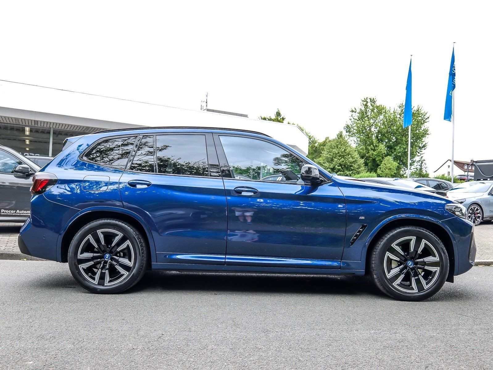 BMW iX3 - Bild 11