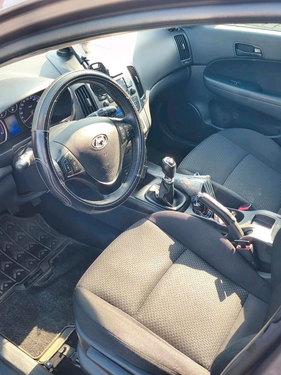Hyundai i30 2012 — photo 9