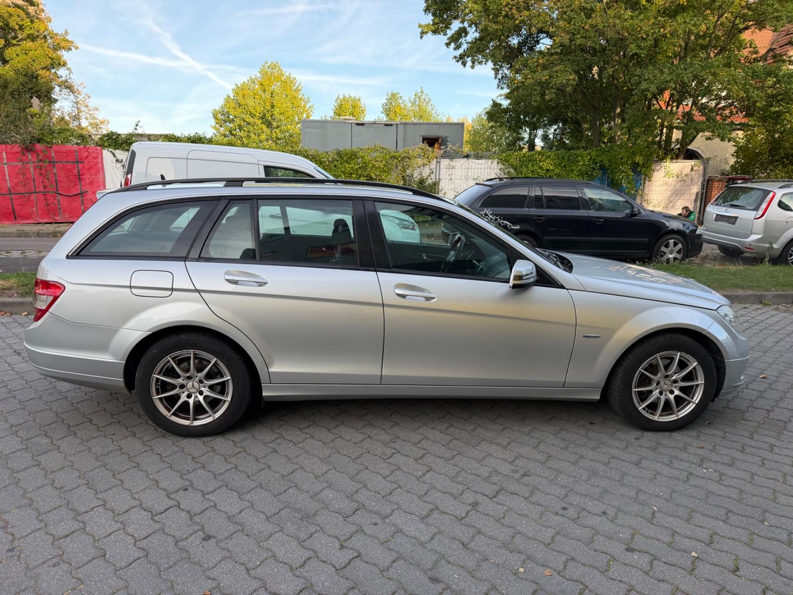 Mercedes-Benz C180 2010 — engine 1.796 cm³, 156 HP (115kW)
