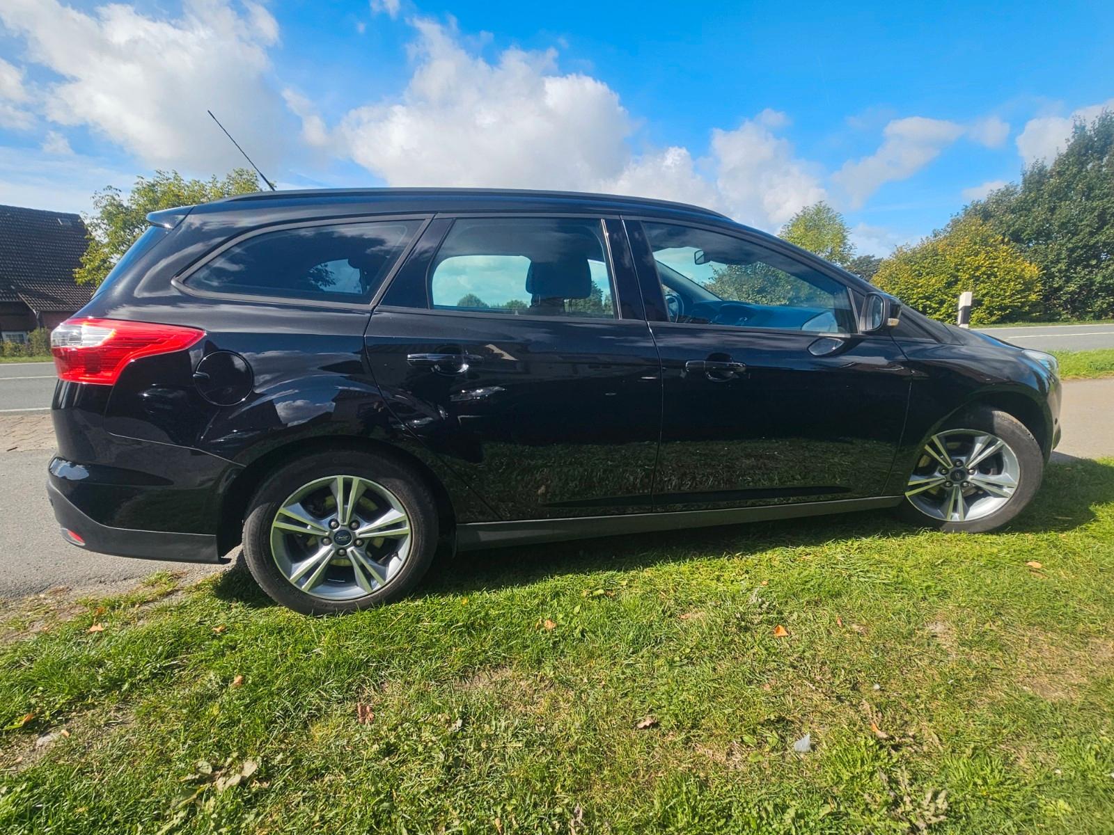 Ford Focus 2014 — photo 8