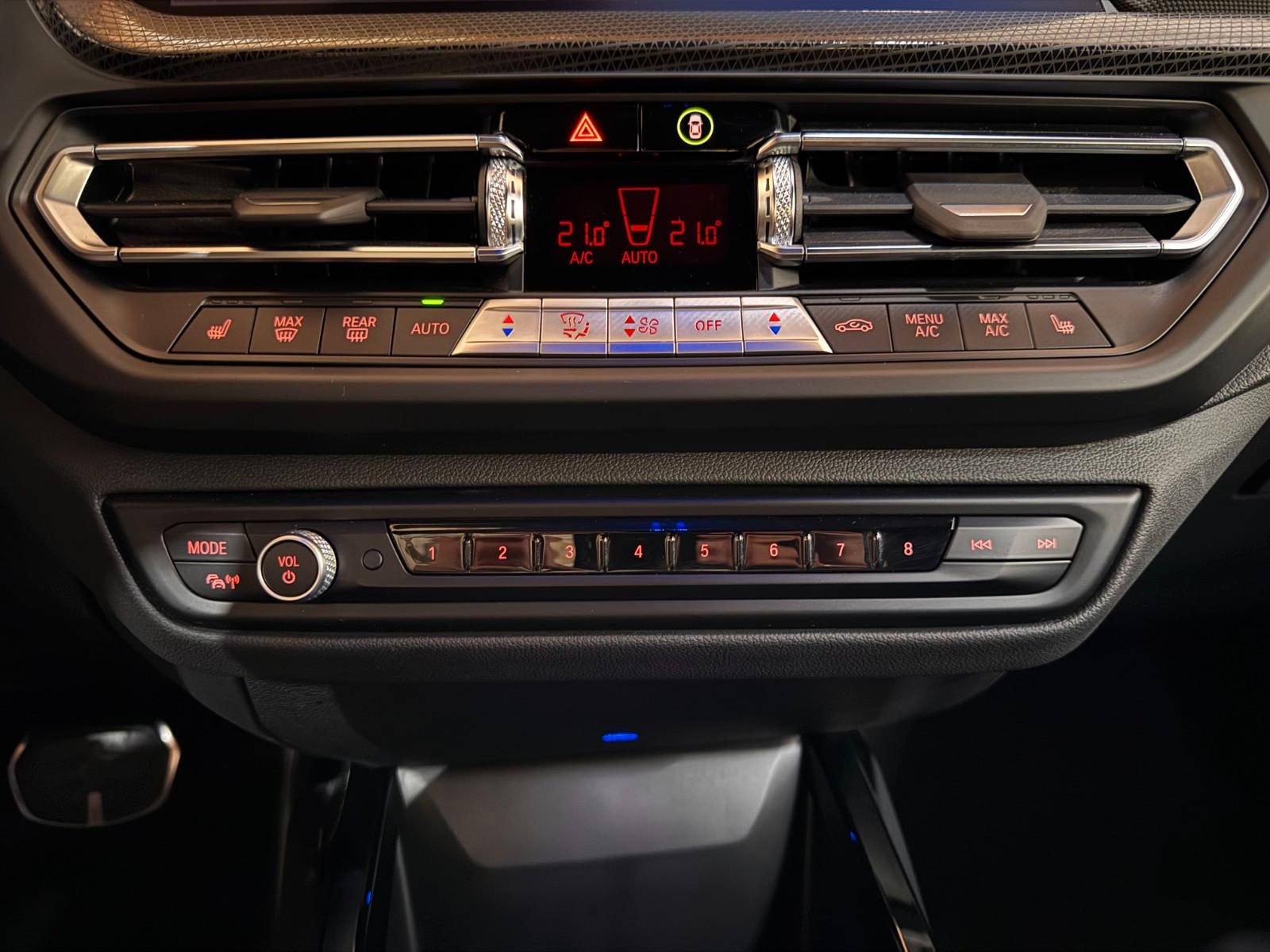 BMW M235i xDrive/PERFORMANCE M/19 Zoll /LED/AMBIENTE