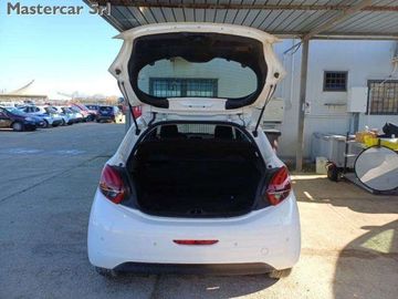 Peugeot 208 - 5