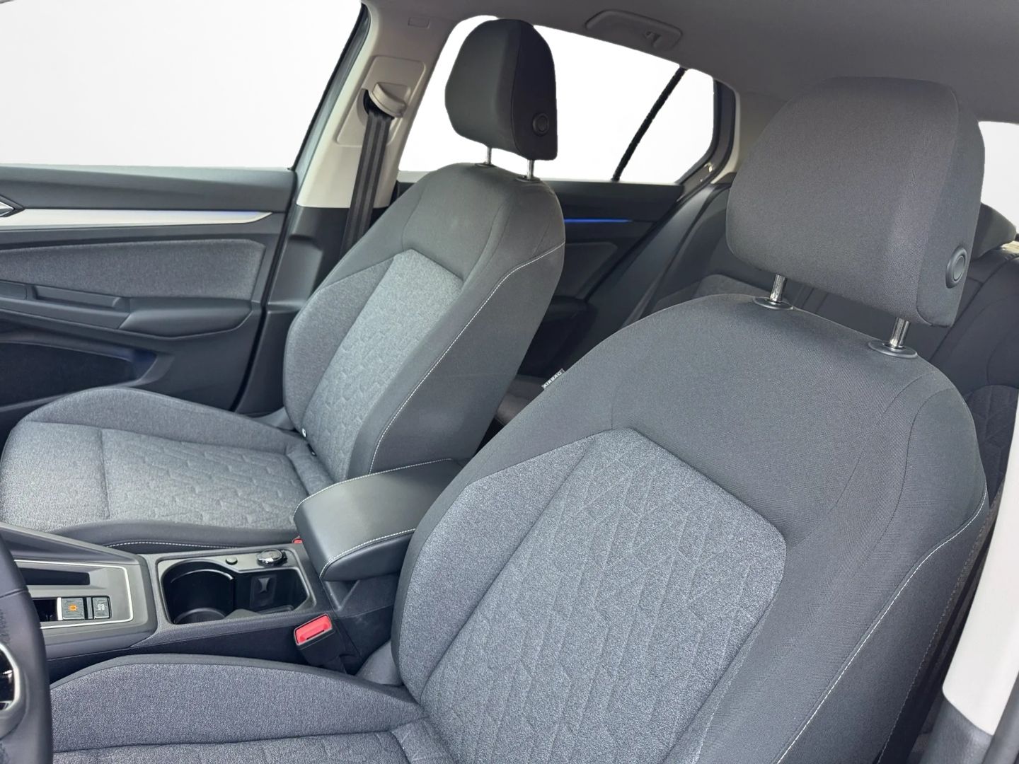 Golf VIII 1.5 eTSI DSG "MOVE" *PLUS*LED*NAVI*