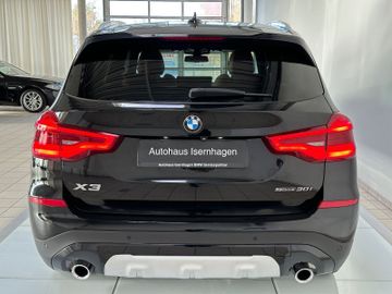 Fahrzeugabbildung BMW X3 sD30i xLine SAG Panorama Kamera HUD HiFi LED