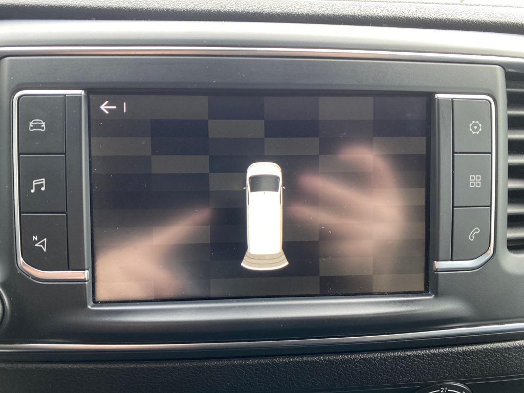 Fahrzeugabbildung Citroën Jumpy M BlueHDi 120 EAT8 Club *AZV*PDC hinten*