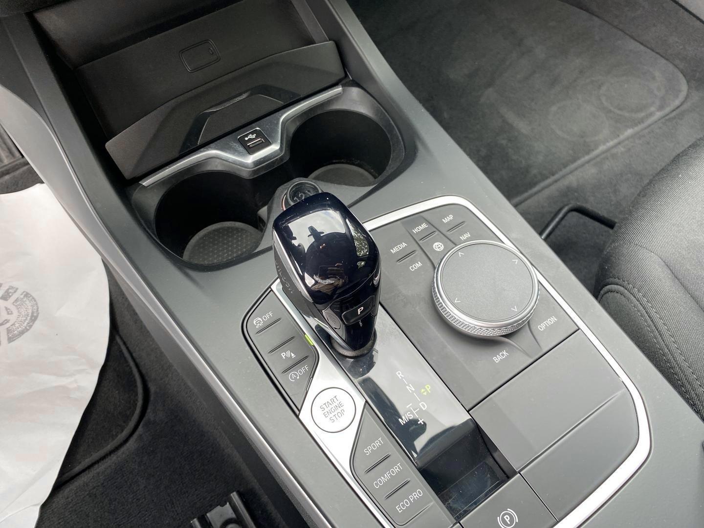 BMW 116 i HUD Navi Digitales Cockpit LED Apple CarPl, миниатюра 13