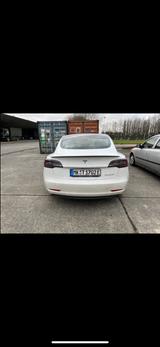 Tesla Model 3 Allradantrieb mit Dualmotor Performa... - Tesla Model 3 aus 2019