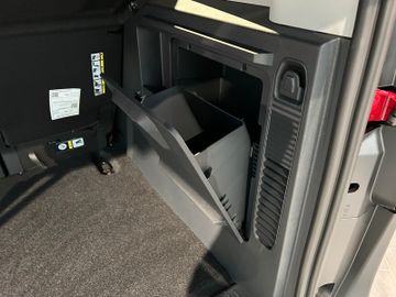 Ford Tourneo Courier Titanium Automatik AHK