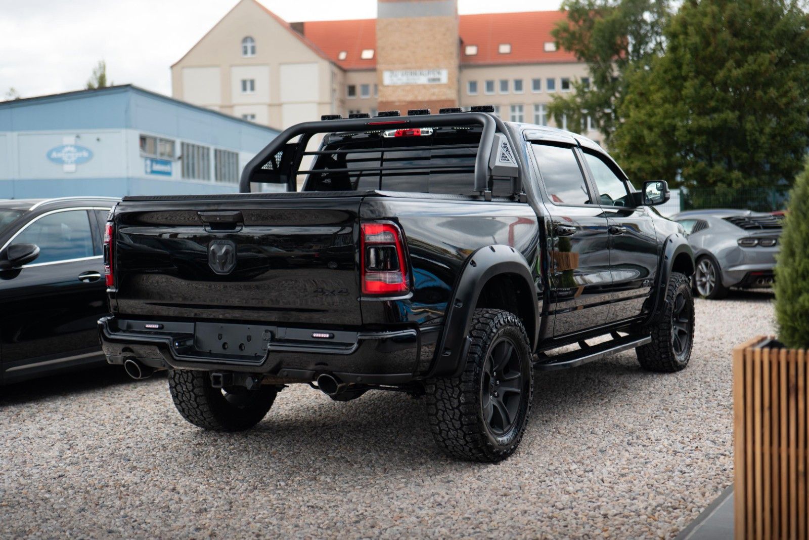 Fahrzeugabbildung Dodge RAM 5.7 V8 HEMI 4x4 LARAMIE Limited Offroad LED