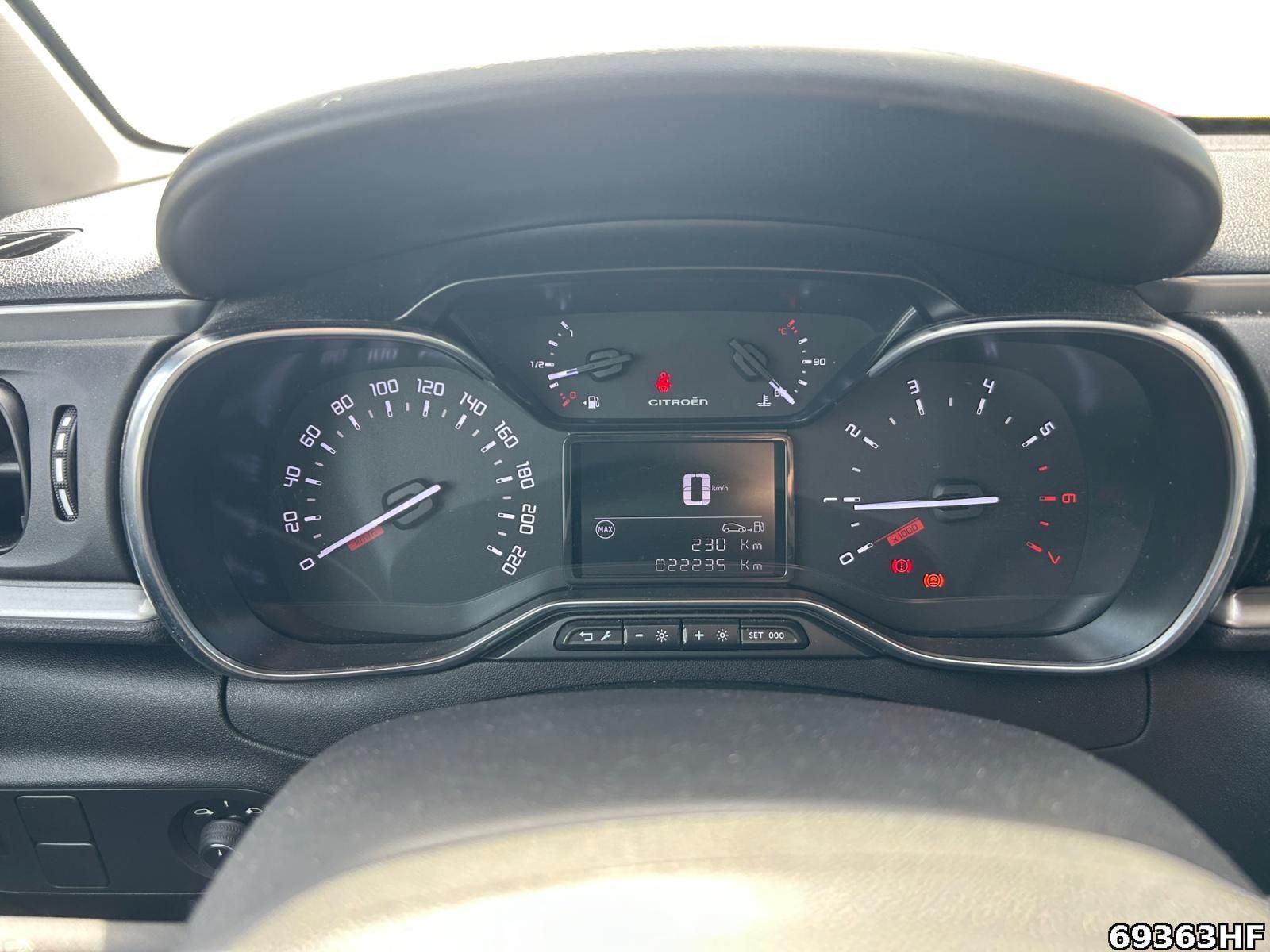 Fahrzeugabbildung Citroën C3 1.2 PureTech 110 Shine S&S *SHZ*NAVI*PDC