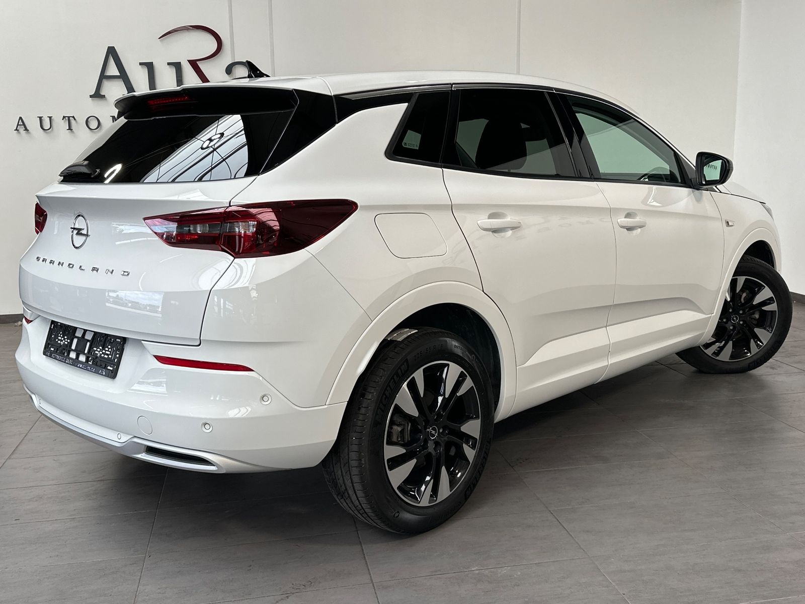 Fahrzeugabbildung Opel Grandland X 1.5 D Aut. Elegance NAV+MATRIX+AHK