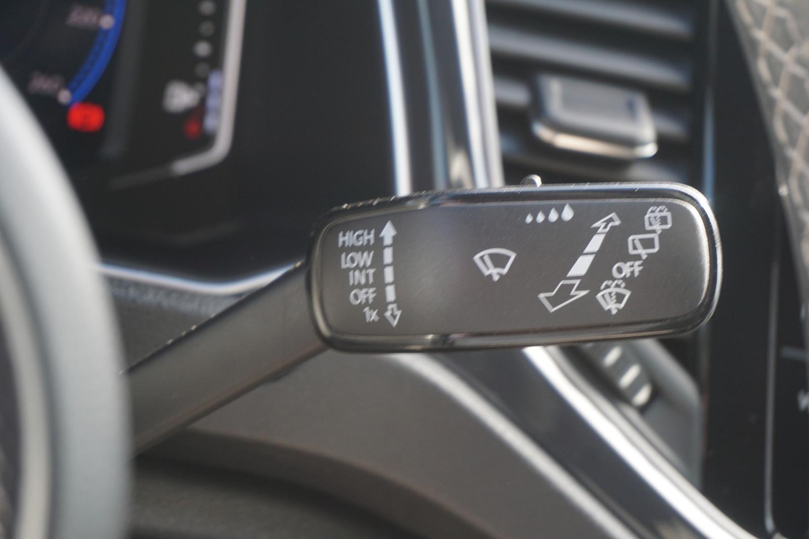 Volkswagen T-Roc 1.5 TSI R-Line DSG LED Navi ACC AHK DAB