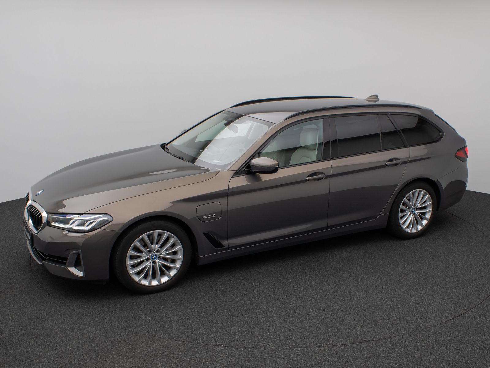 Fahrzeugabbildung BMW 530e Luxury Line Laser Kamera HUD DAB HiFi Sport
