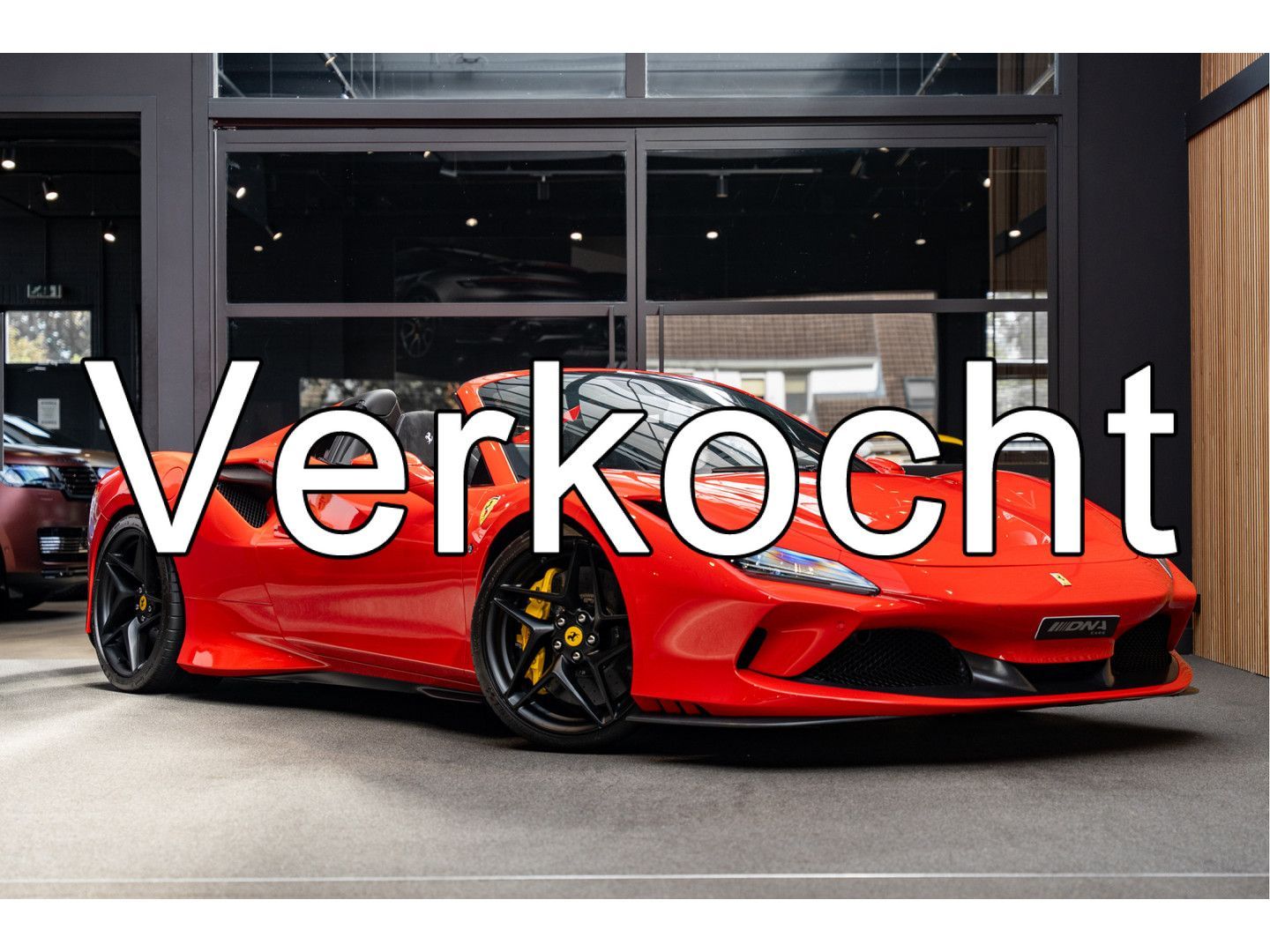 Ferrari F8 Spider Lift Matte Carbon Rosso Scuderia Trico