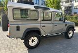 Land Rover Defender 110 _ Ikone im Originalzustand - graue Land Rover Defender