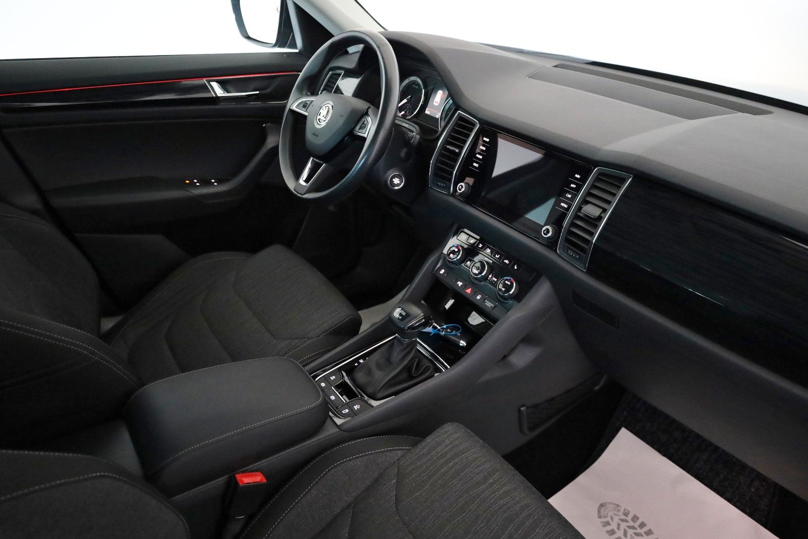 Fahrzeugabbildung SKODA Kodiaq Style 4x4,Navi,LED,SH,Kamera,Standhz,ACC