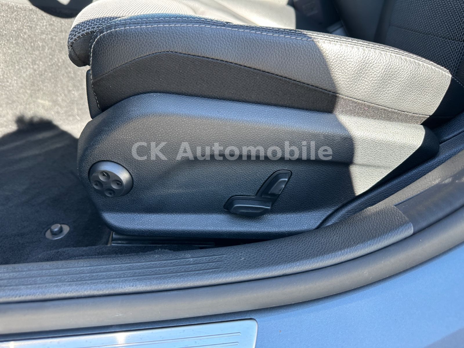 Fahrzeugabbildung Mercedes-Benz C200d T Avantgarde/Navi/LED/Kamera/AHK