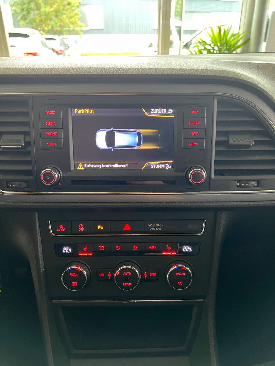 Fahrzeugabbildung SEAT Leon ST FR 2.0 TDI DSG AUTOMATIK *LED*1.HAND*