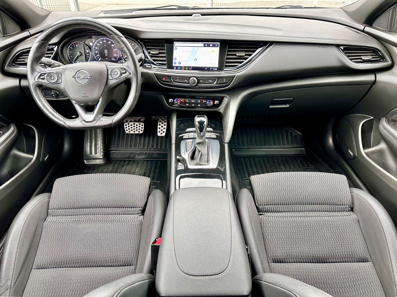 Fahrzeugabbildung Opel INSIGNIA B GRAND SPORT GSI 4x4*MOD.2019*