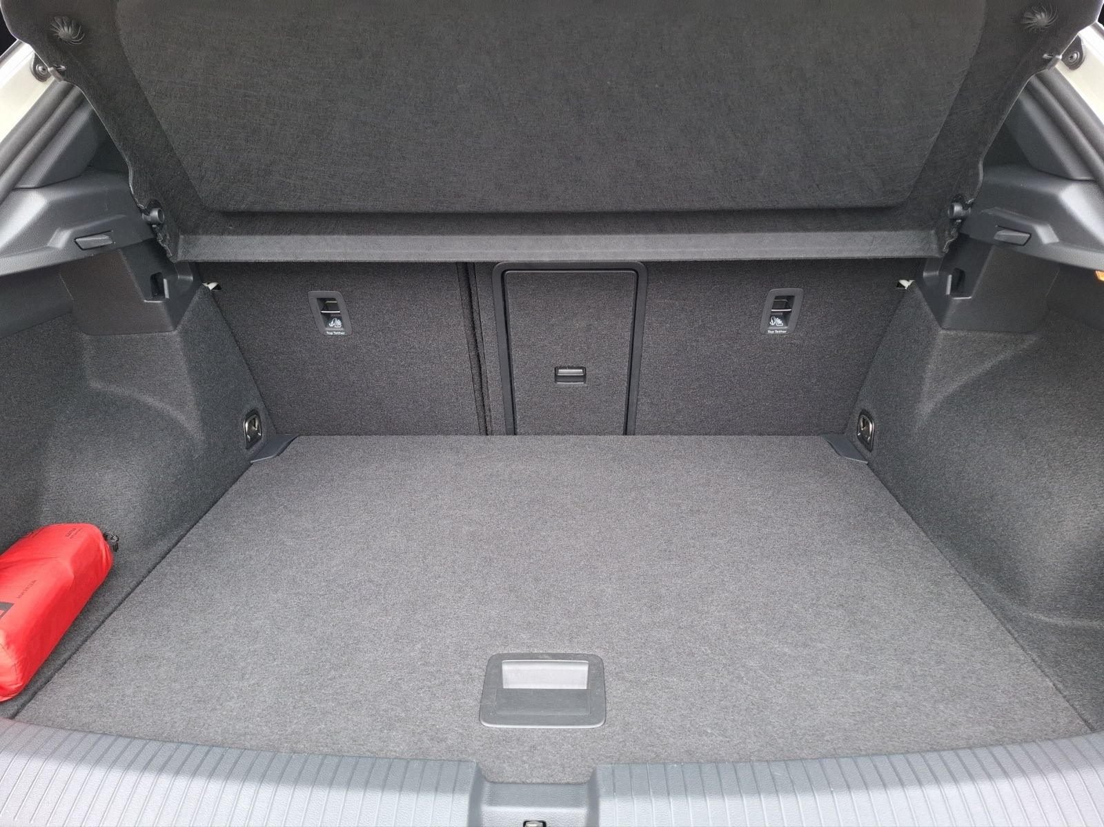 Fahrzeugabbildung Volkswagen T-Roc Move Matrix Navi AID ACC RFK SH LM