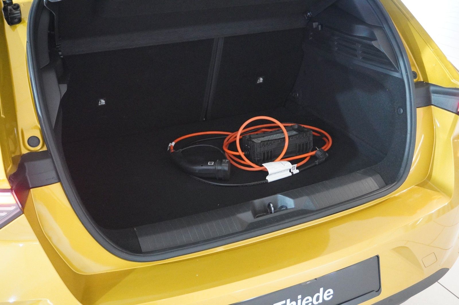 Fahrzeugabbildung Opel Astra L Lim. 1.6 HYBRID EDIT. NAVI/SPORT/KAMERA