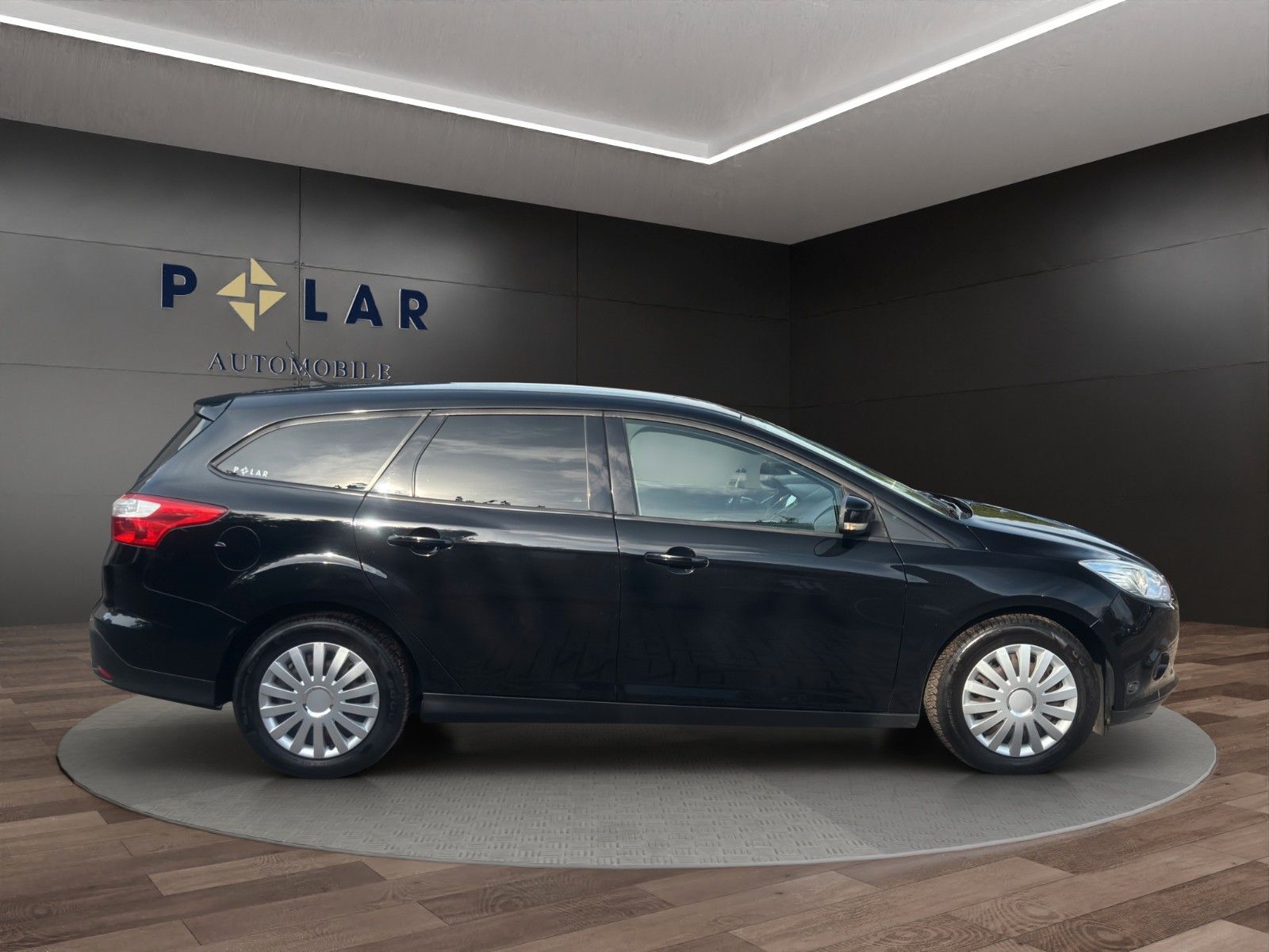 Fahrzeugabbildung Ford Focus Turnier *AHK*Sitzheizung*Service Neu
