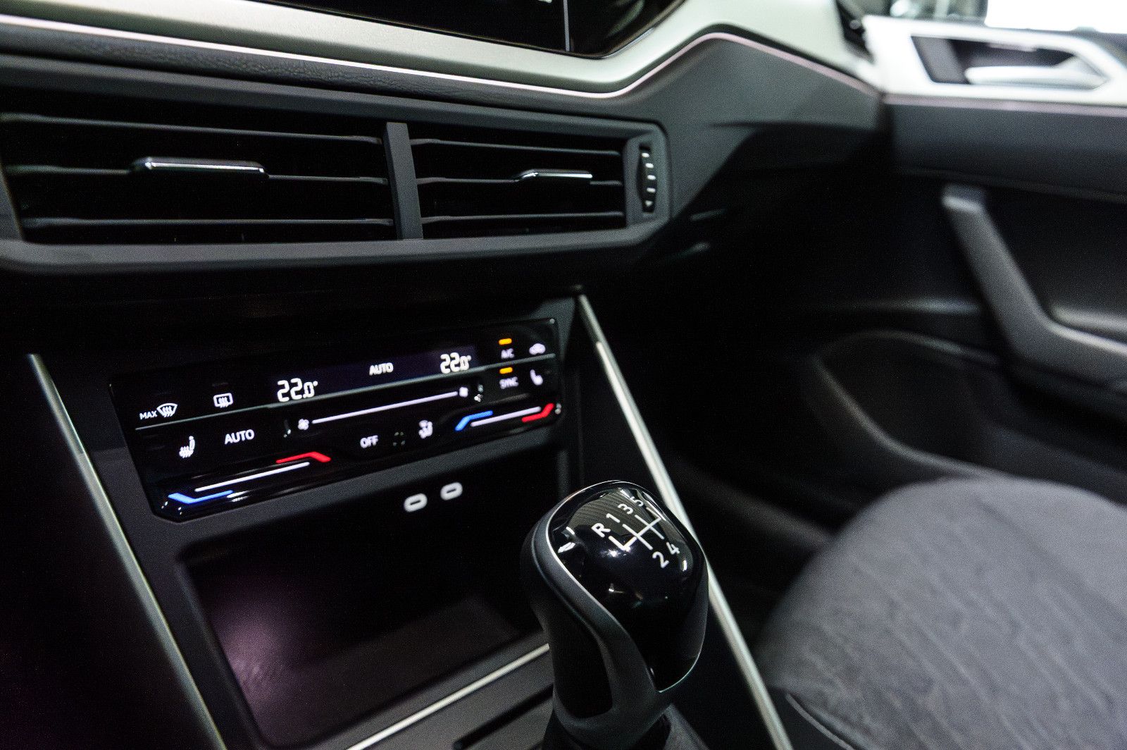 Fahrzeugabbildung Volkswagen Polo VI Move 1.0 LED+APP+BEATS+SHZ+KAMERA