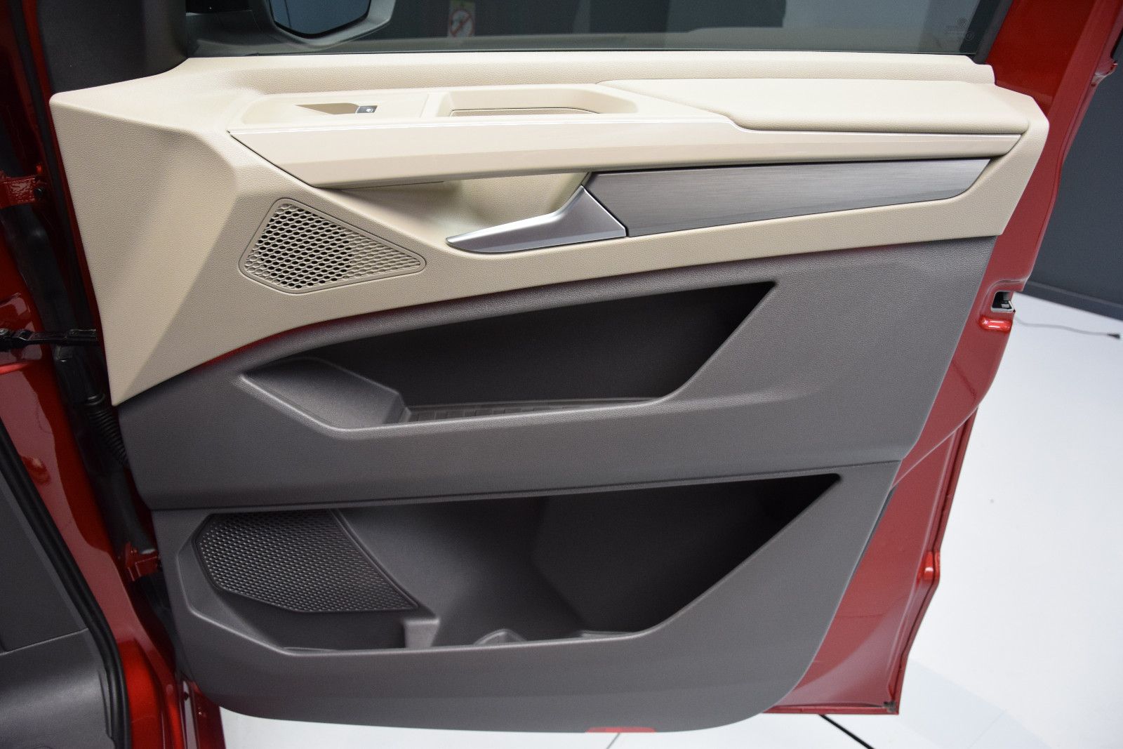 Fahrzeugabbildung Volkswagen T7 Multivan ACC DCC AHK HuD Pano Harman Kardon
