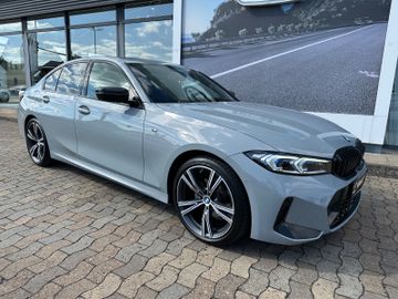 Fahrzeugabbildung BMW 320 d xDrive M Sport ACC 360° H&K Standh 19"