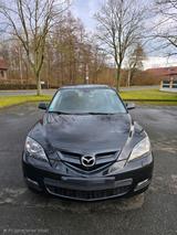 Mazda 3 schwarz und Allwetterreifen - gebrauchte Mazda 3 aus dem Jahr 2008