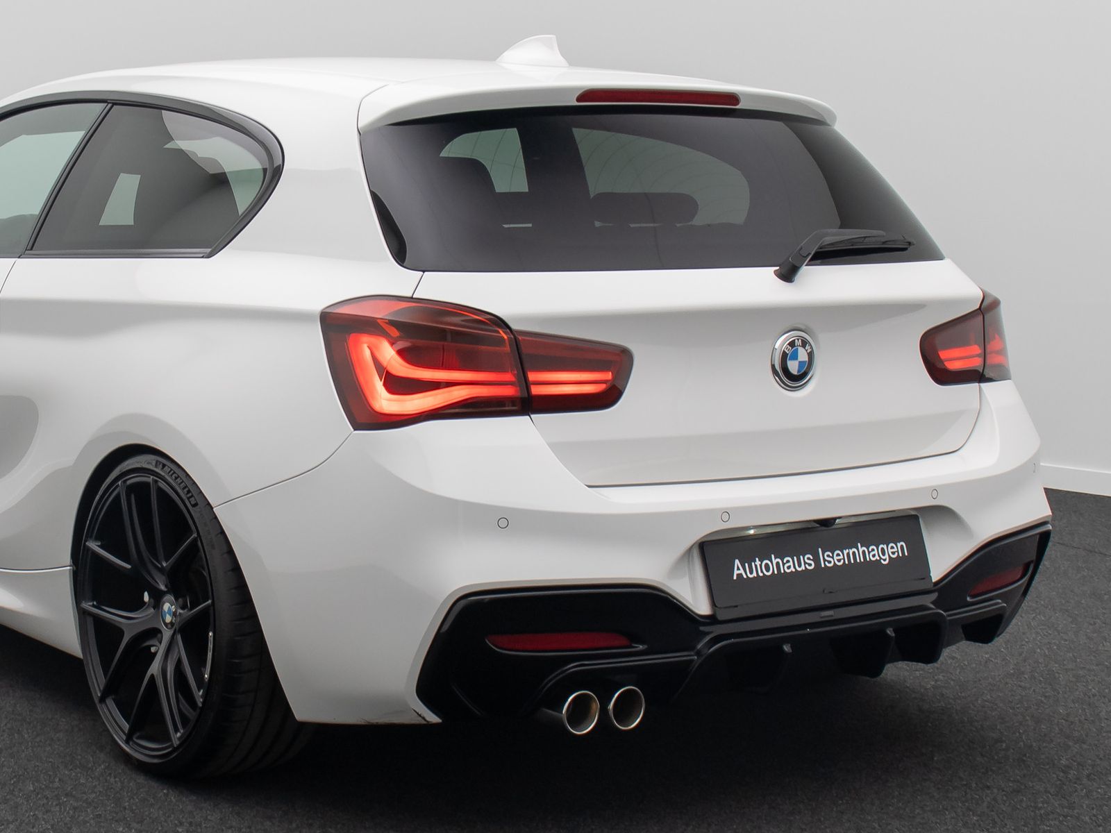 Fahrzeugabbildung BMW 118 d M Sport, Schiebedach,19 " Gewindefahrwerk