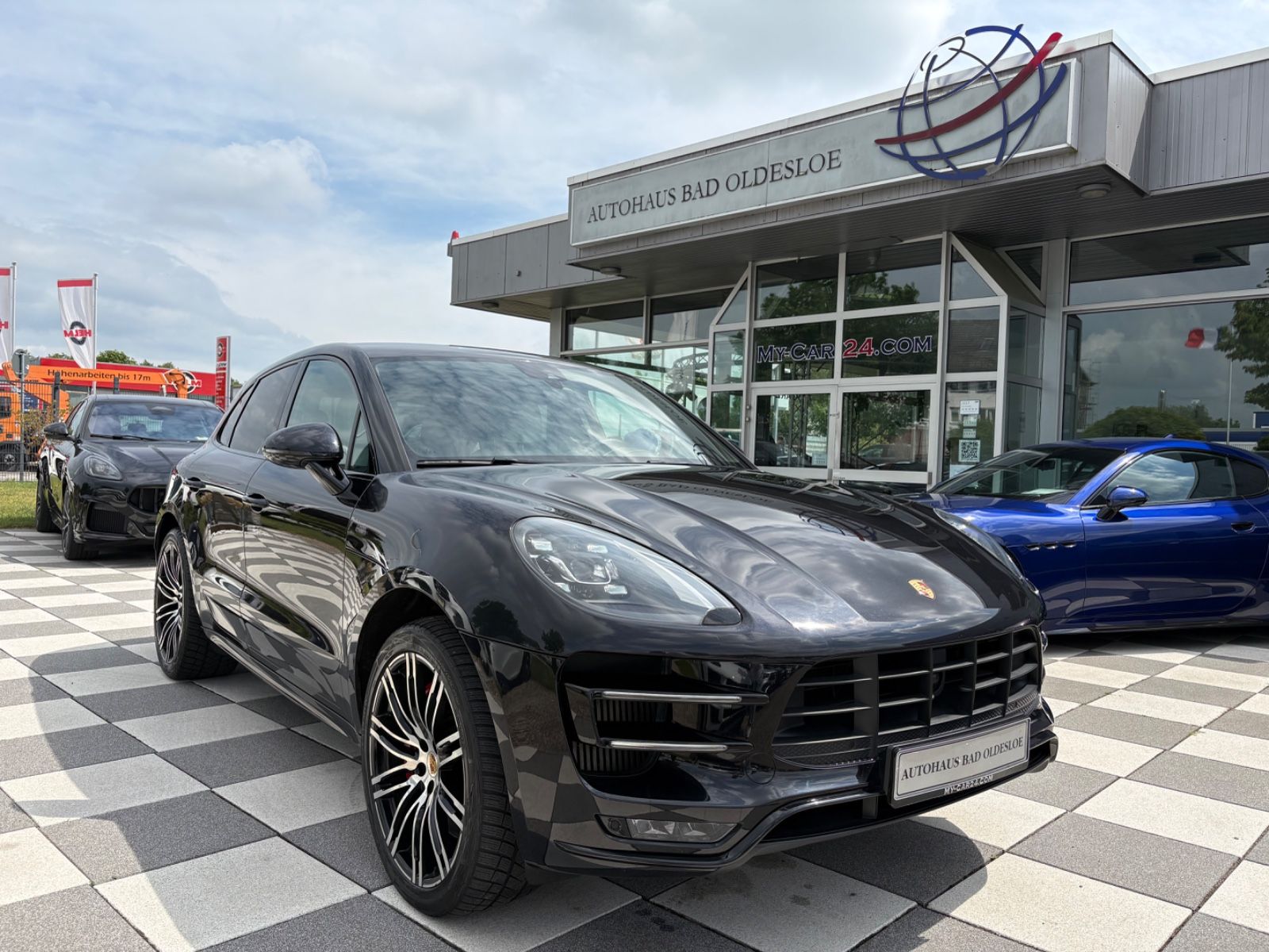 PORSCHE Macan