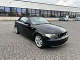 BMW 118i Cabrio - - BMW 118 mit Benzin-Antrieb: Schwarz, Leder, Cabrio, Automatik