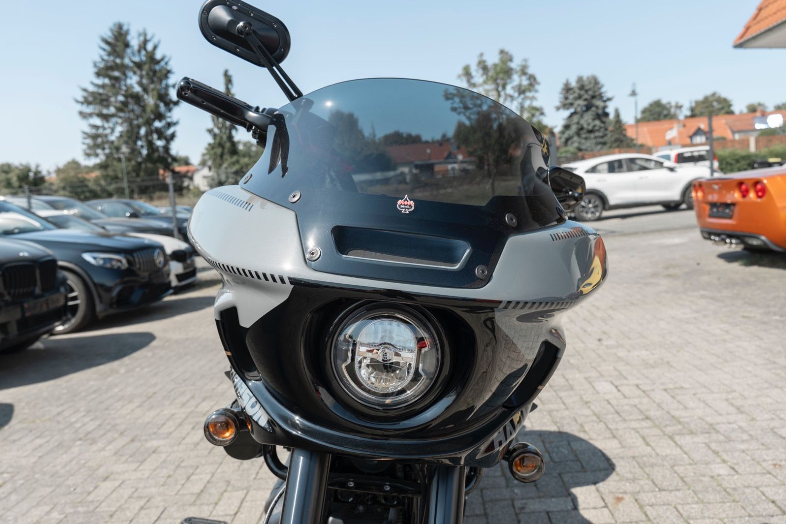 Fahrzeugabbildung Harley-Davidson FXLRST