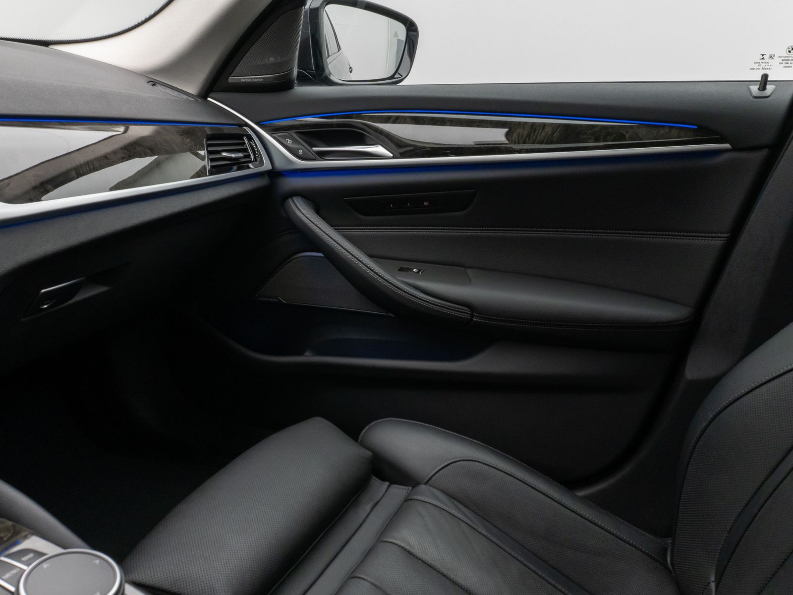 Fahrzeugabbildung BMW 530d xD SportLine 360°HUD DAB H/K 4xKlima Komfor