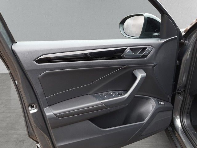 Fahrzeugabbildung Volkswagen T-Roc Black Style 1.5TSI DSG AHK Matrix Massage