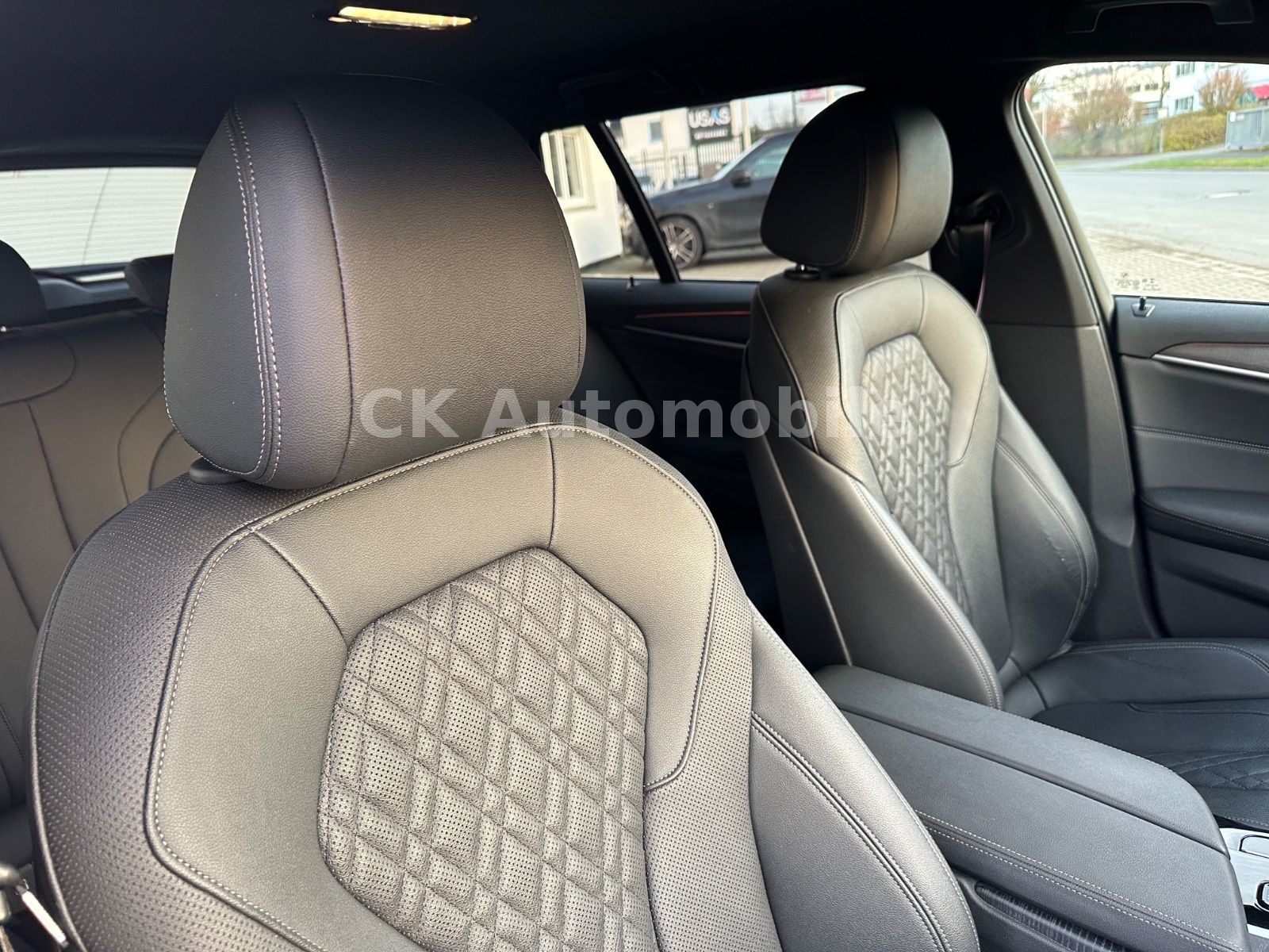 Fahrzeugabbildung BMW 530d xDrive M-Sport Facelift/Laser/Head-Up/AHK