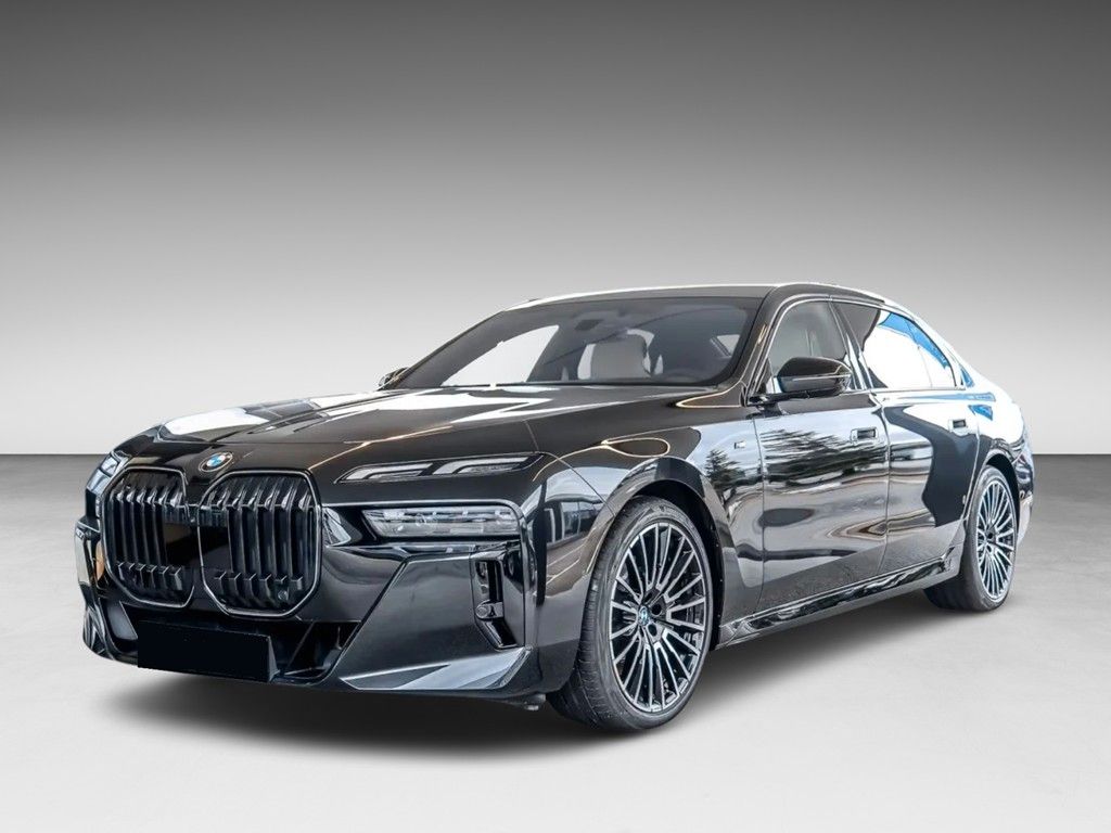 2025 BMW 740