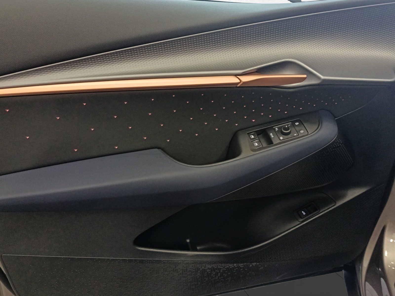 Cupra Tavascan - Bild 10