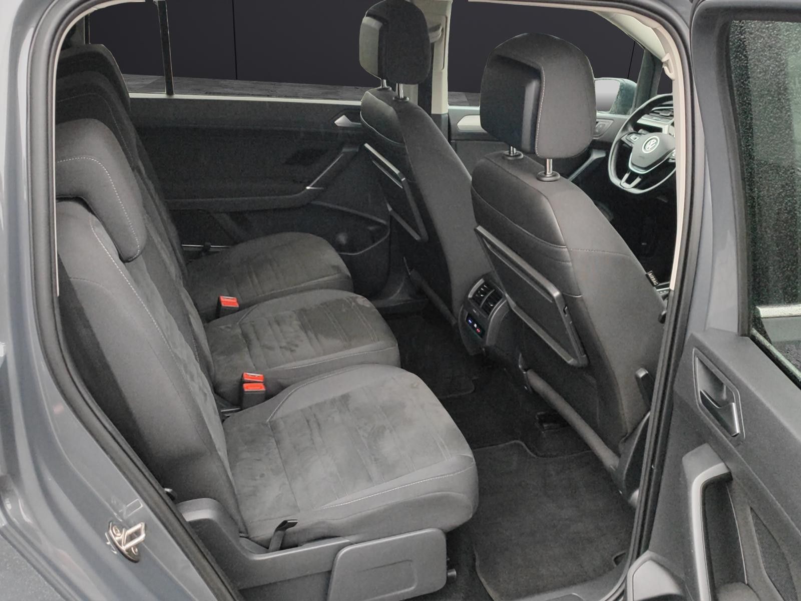 Fahrzeugabbildung Volkswagen Touran Comfortline *Massage*Sitzheizung*Apple*
