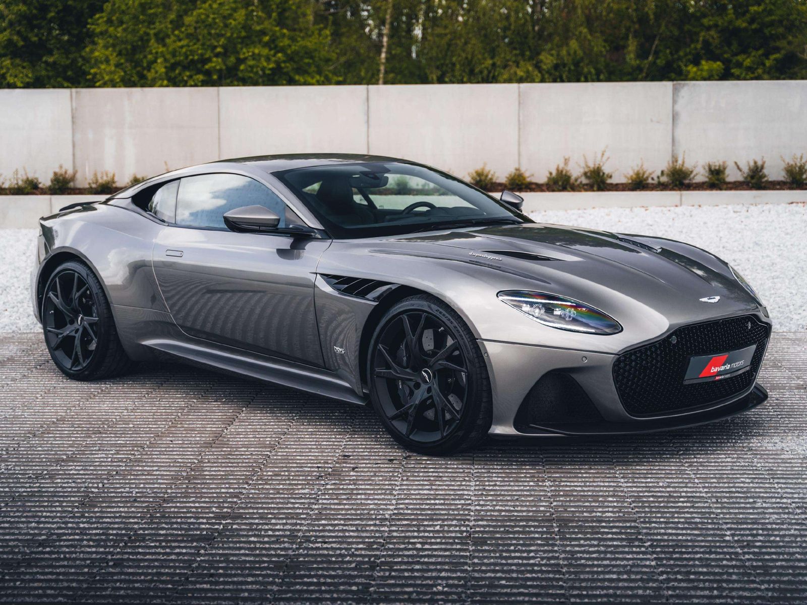 ASTON MARTIN DBS