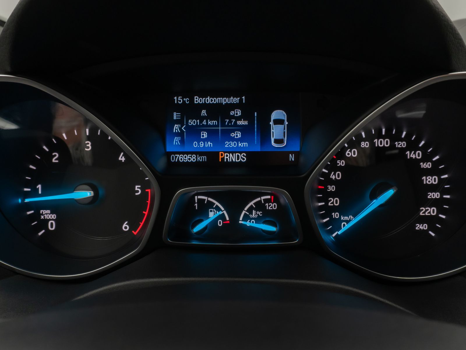 Fahrzeugabbildung Ford Kuga ST-Line Kamera Lenkrhzg Navi AHK Komfort