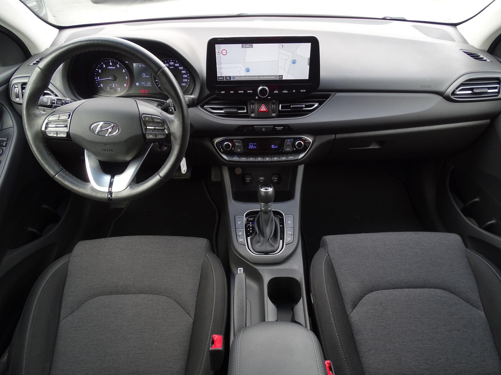 Hyundai i30 cw 1.5 T-GDI DCT Intro Edition M-Hybrid LED