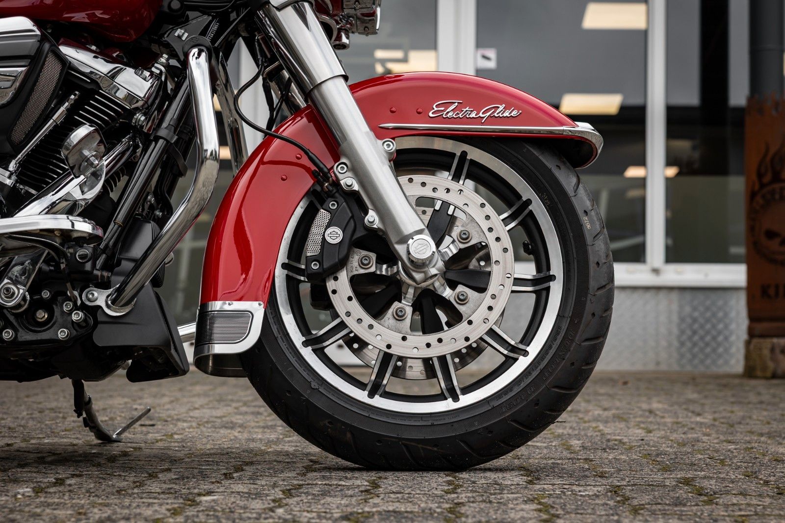 Fahrzeugabbildung Harley-Davidson FLHTP Electra Glide Standard - Firefighter