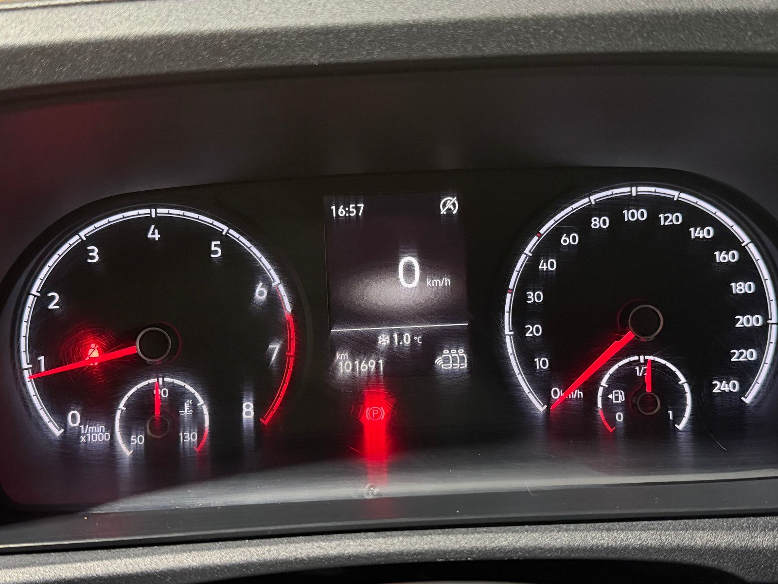 Fahrzeugabbildung Volkswagen Caddy  BLUETOOTH/AUTO-HOLD/ACC/TEMPOMAT/