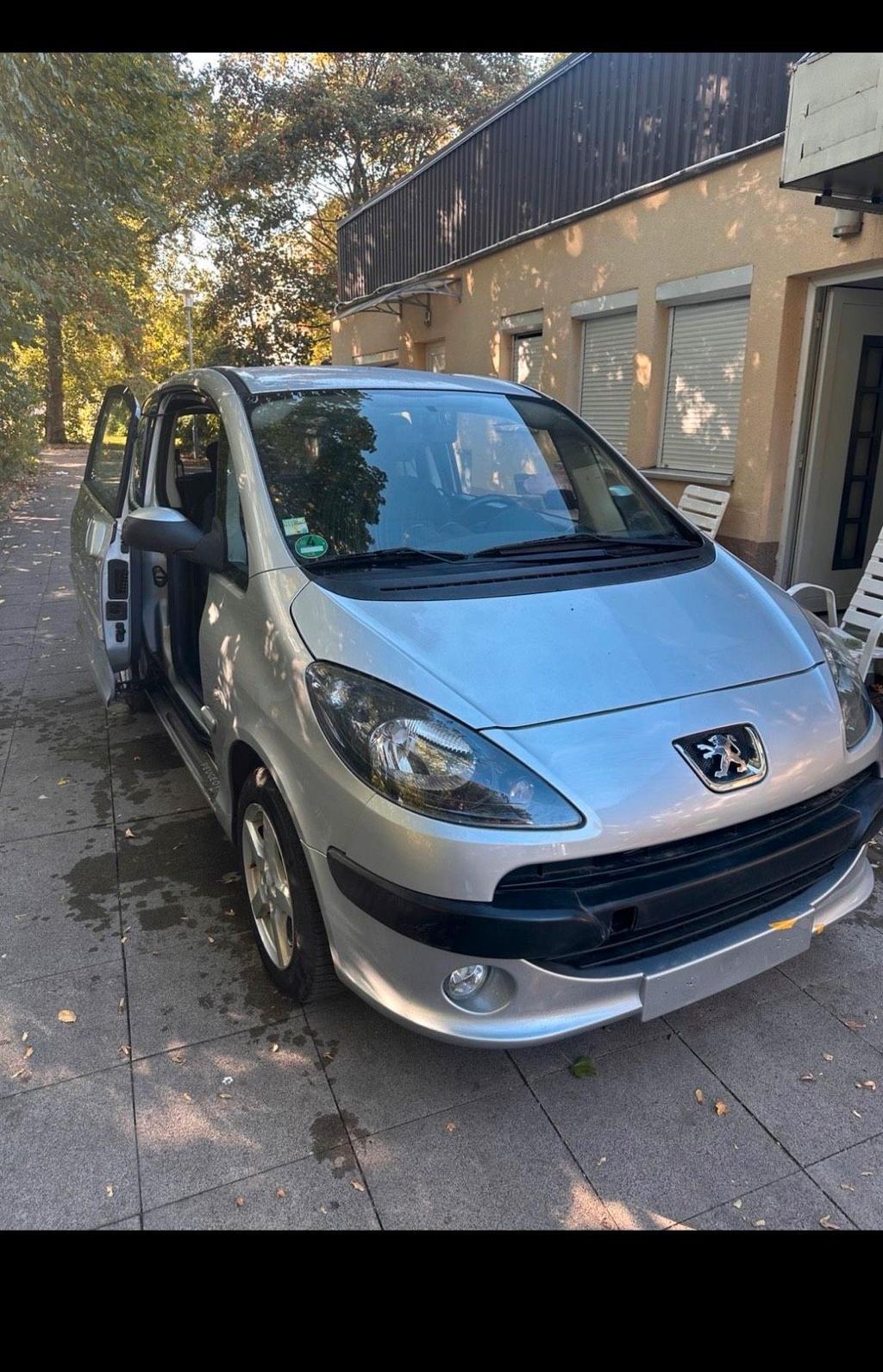 Peugeot 1007 1.4 TÜV/SERVICE NEU bis 08/28...
