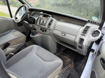 Opel Vivaro - 10
