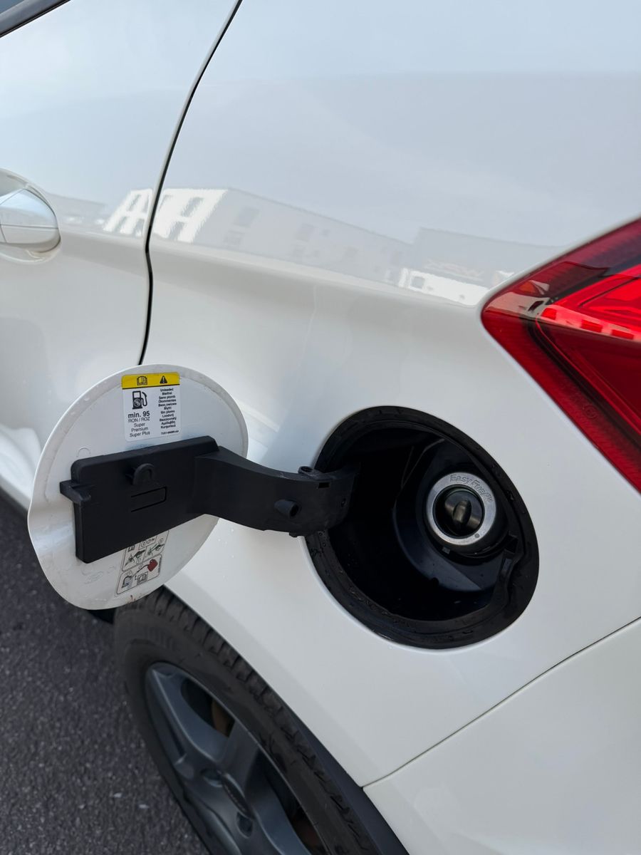 Fahrzeugabbildung Ford EcoSport Titanium 8fach Bereift ALUFelgen